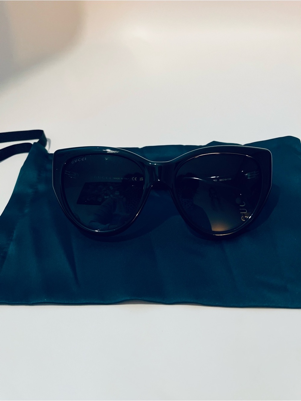 Gucci Black Cat-Eye Sunglasses with Dark Lenses - Picture 5 of 8